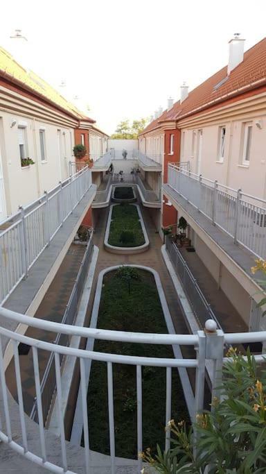 Gabica Apartman Debrecen Exterior foto